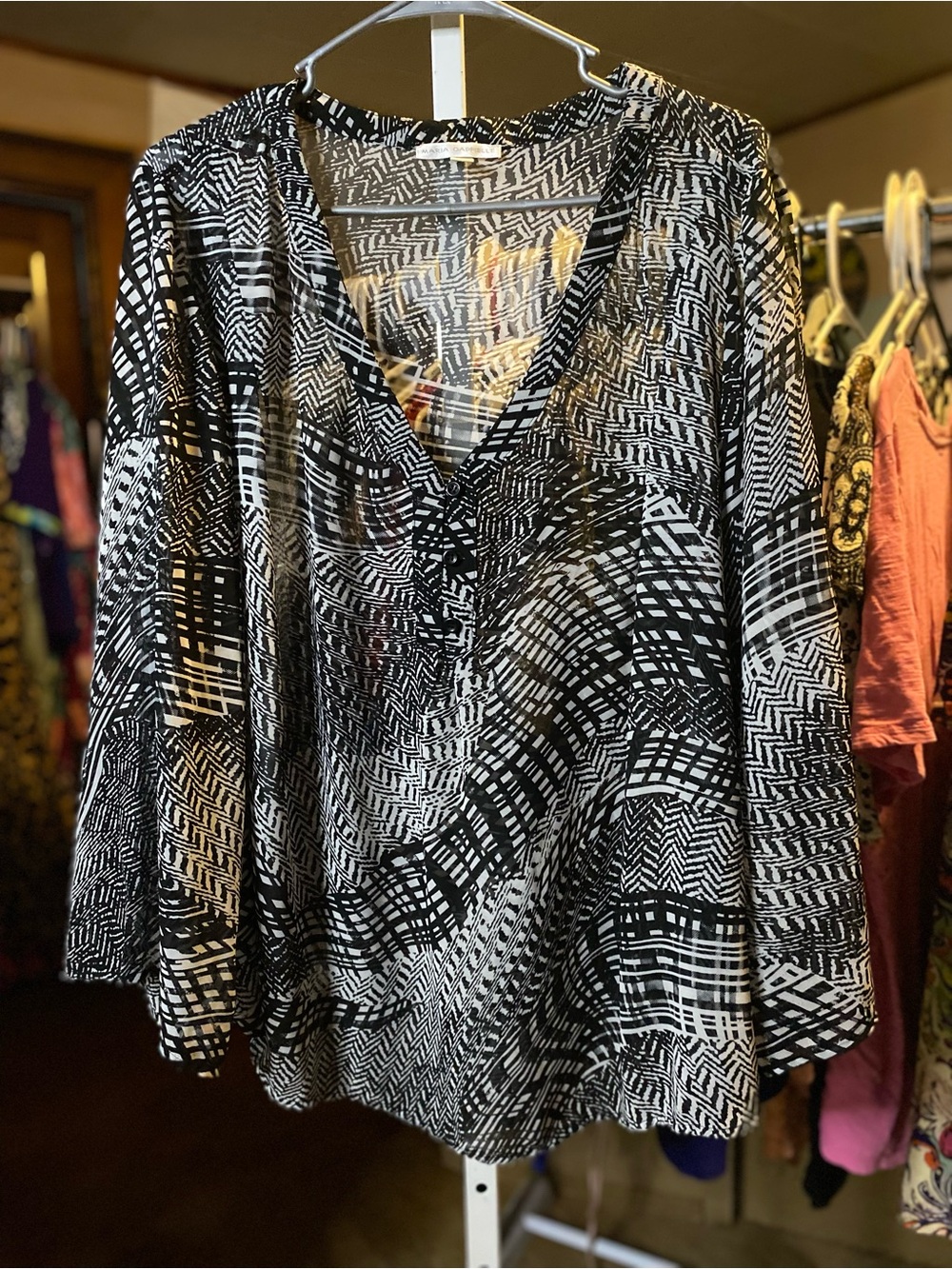 Maria Gabrielle Black & White Geometric V-Neck Blouse